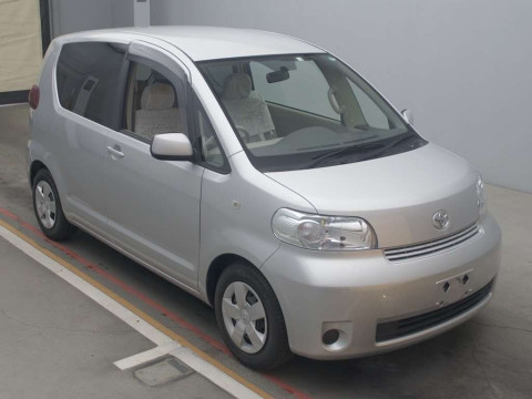 2010 Toyota Porte NNP10[2]