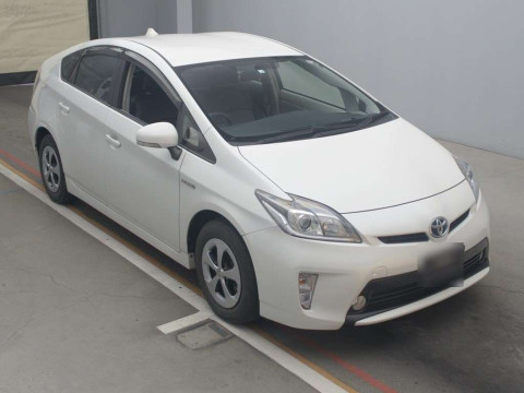 2014 Toyota Prius ZVW30[2]