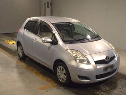 2010 Toyota Vitz SCP90[2]