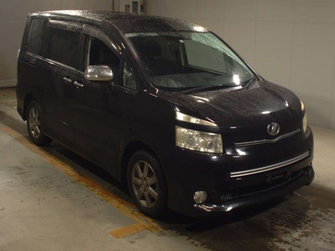 2009 Toyota Voxy ZRR70W[2]