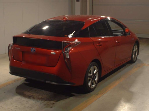 2016 Toyota Prius ZVW51[1]