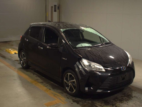 2018 Toyota Vitz NHP130[2]