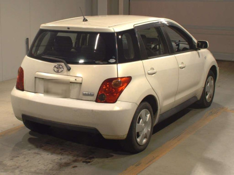 2002 Toyota IST NCP60[1]