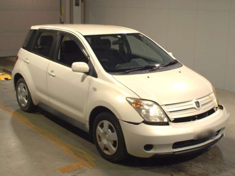 2002 Toyota IST NCP60[2]