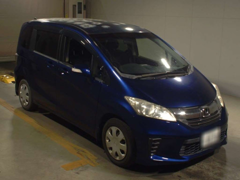 2014 Honda Freed GB3[2]