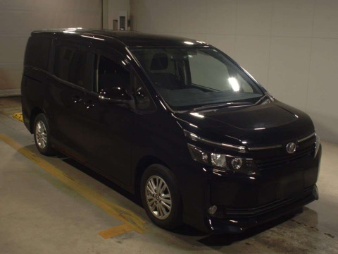 2014 Toyota Voxy ZRR80G[2]