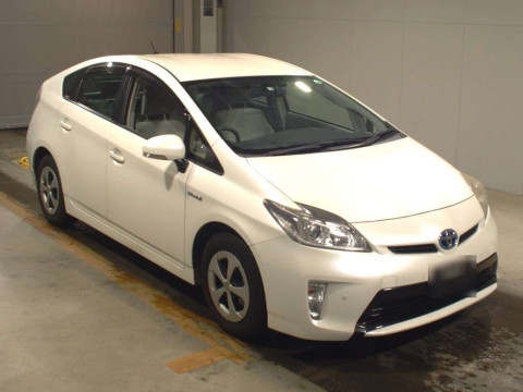 2012 Toyota Prius ZVW30[2]