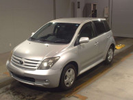 2005 Toyota IST