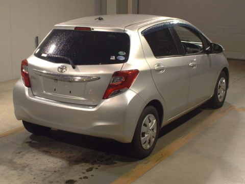 2015 Toyota Vitz NSP130[1]