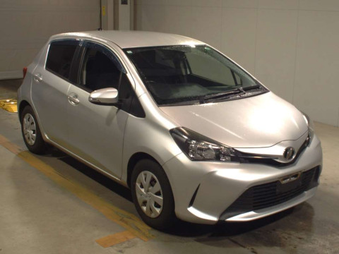 2015 Toyota Vitz NSP130[2]