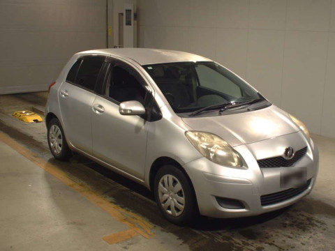 2009 Toyota Vitz SCP90[2]