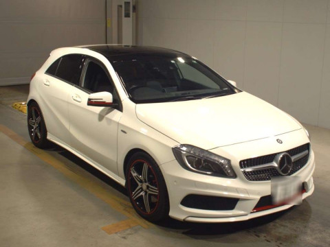 2014 Mercedes Benz A-Class 176044[2]