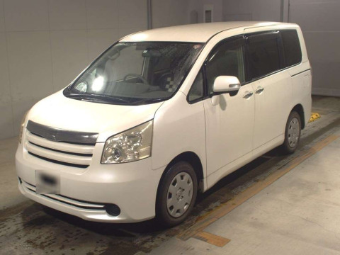 2010 Toyota Noah ZRR70G[0]