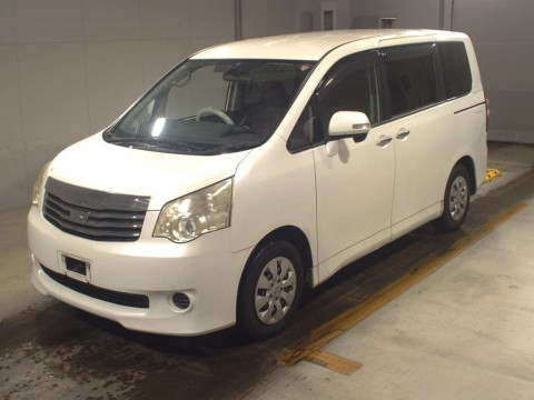 2010 Toyota Noah ZRR70G[0]