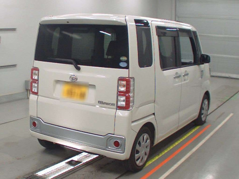 2015 Daihatsu Wake LA700S[1]