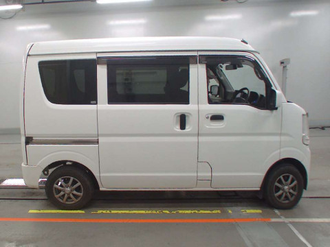 2015 Nissan NV100 Clipper DR17V[2]