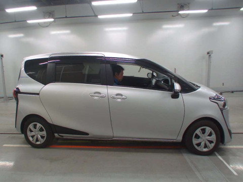 2022 Toyota Sienta NSP170G[2]