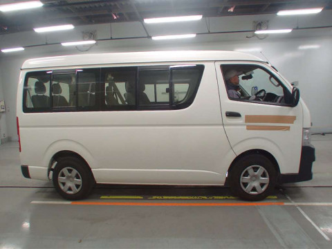 2012 Toyota Hiace Wagon TRH214W[2]