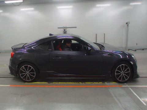 2016 Toyota 86 ZN6[2]