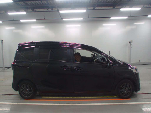 2017 Toyota Sienta NSP170G[2]