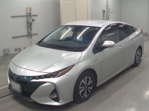 2017 Toyota Prius PHV ZVW52[0]