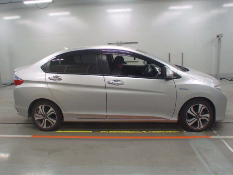 2015 Honda Grace GM4[2]