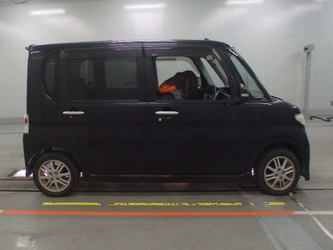 2010 Daihatsu Tanto Custom L375S[2]