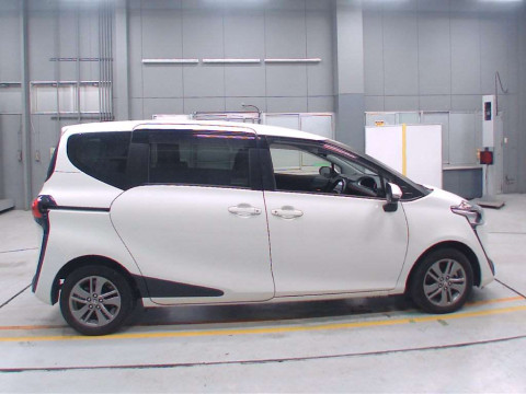 2019 Toyota Sienta NSP170G[2]