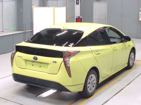 2017 Toyota Prius ZVW50[1]