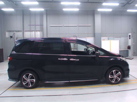 2014 Honda Odyssey RC2[2]