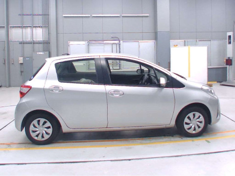 2017 Toyota Vitz KSP130[2]