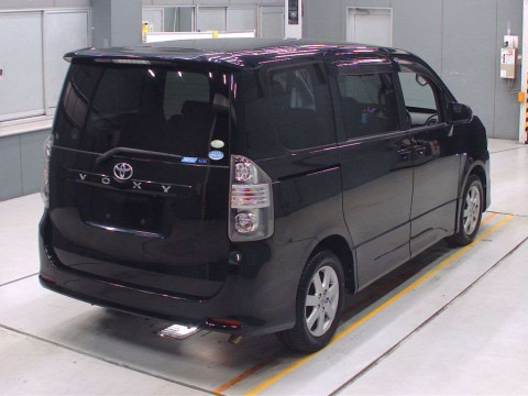 2007 Toyota Voxy ZRR70W[1]