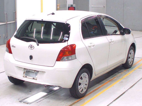 2009 Toyota Vitz SCP90[1]