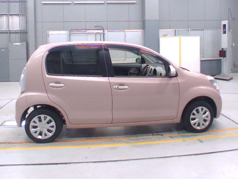 2014 Toyota Passo KGC30[2]