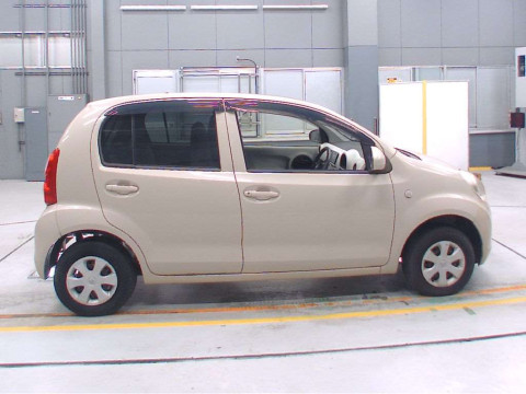 2012 Toyota Passo KGC30[2]