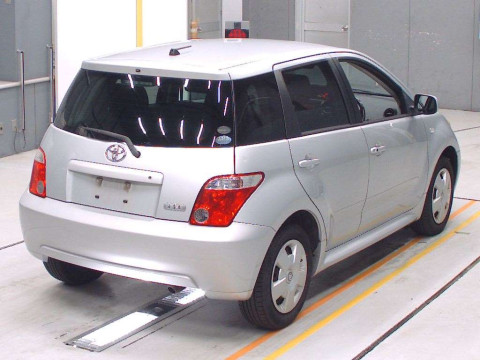 2005 Toyota IST NCP60[1]