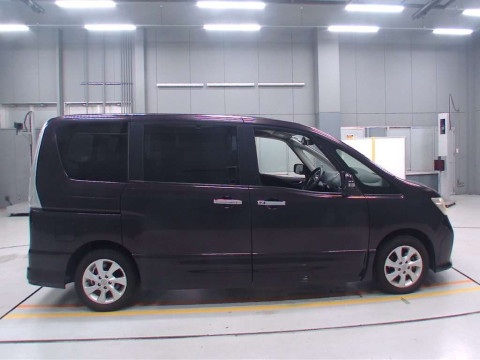 2012 Nissan Serena FC26[2]