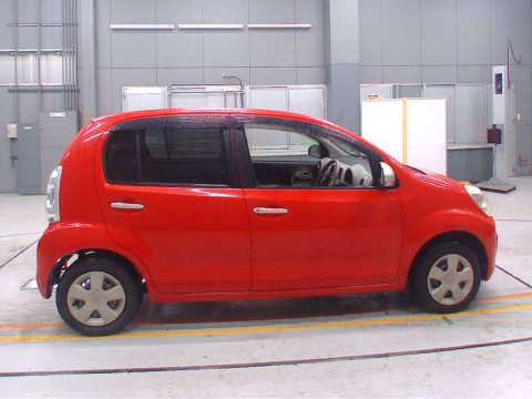 2010 Toyota Passo KGC30[2]