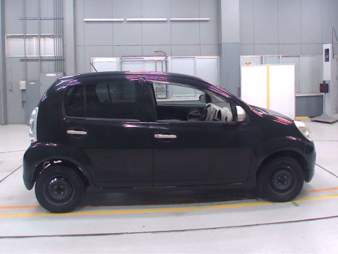 2010 Toyota Passo KGC30[2]