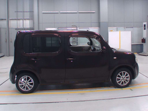 2011 Nissan Cube Z12[2]