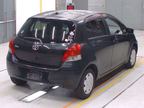 2009 Toyota Vitz SCP90[1]