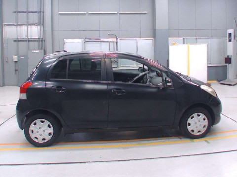 2009 Toyota Vitz SCP90[2]