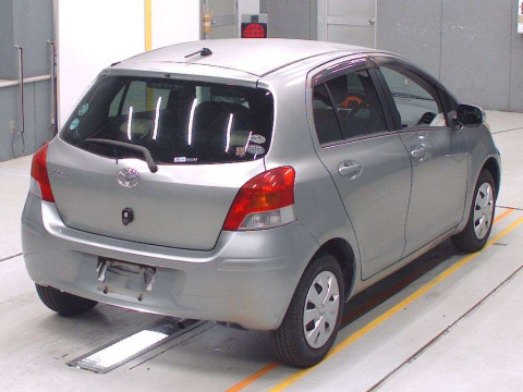 2008 Toyota Vitz SCP90[1]