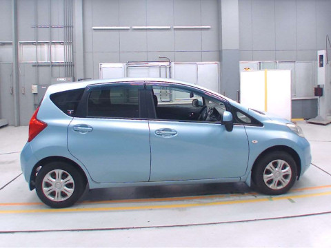 2013 Nissan Note E12[2]