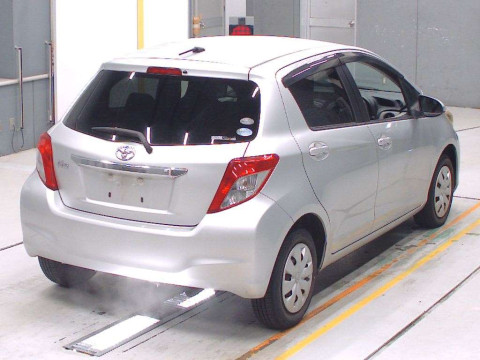 2011 Toyota Vitz NSP130[1]