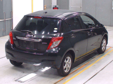 2013 Toyota Vitz KSP130[1]