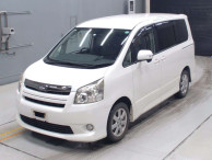 2010 Toyota Noah