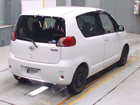 2011 Toyota Porte NNP15[1]