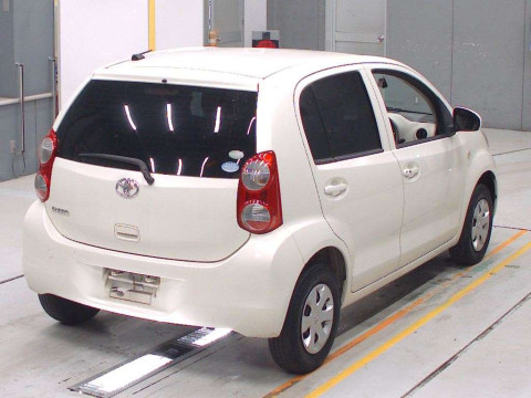 2011 Toyota Passo KGC30[1]