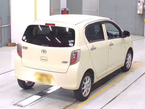 2013 Toyota Pixis Epoch LA300A[1]